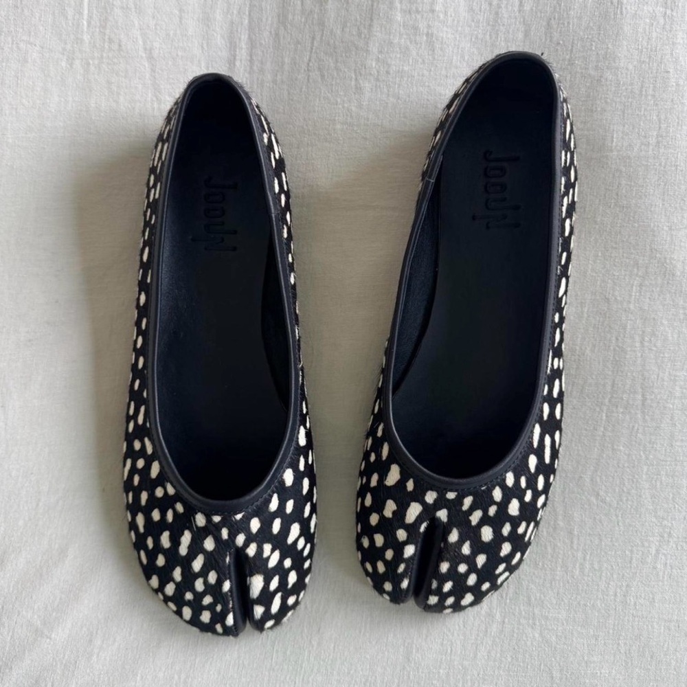 Polkadot calf hair tabi ballet flats